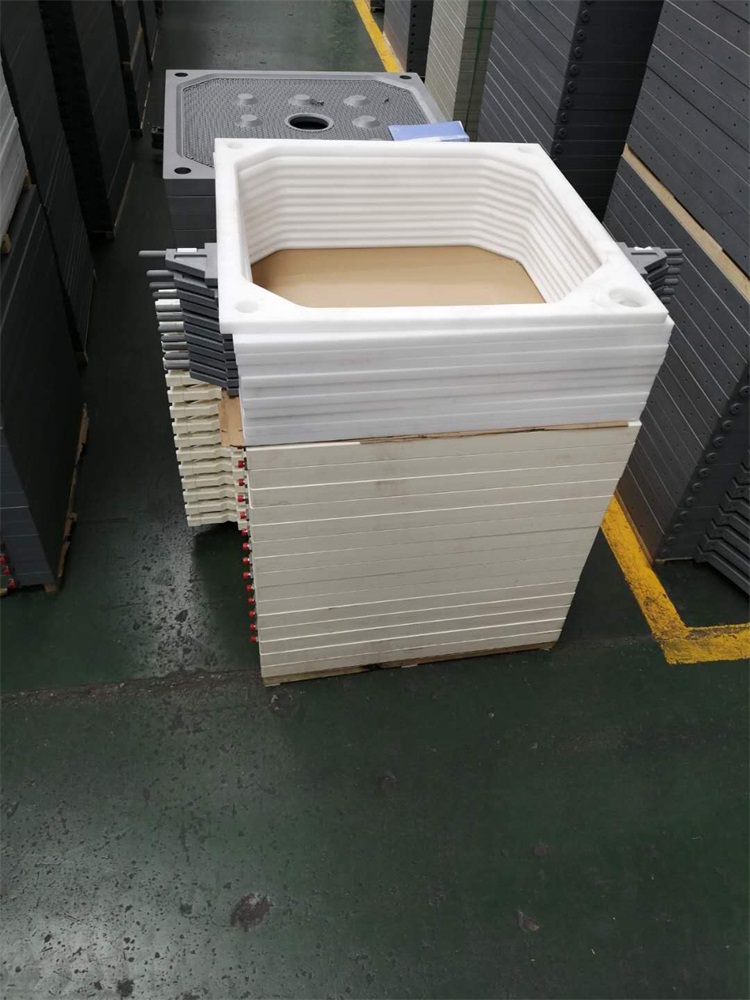 壓濾機(jī)濾板成品車間 (3)